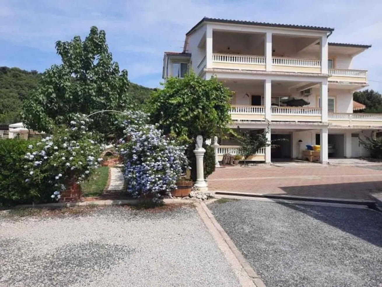 Apartments Robi- Swimming Pool And Beautiful Garden